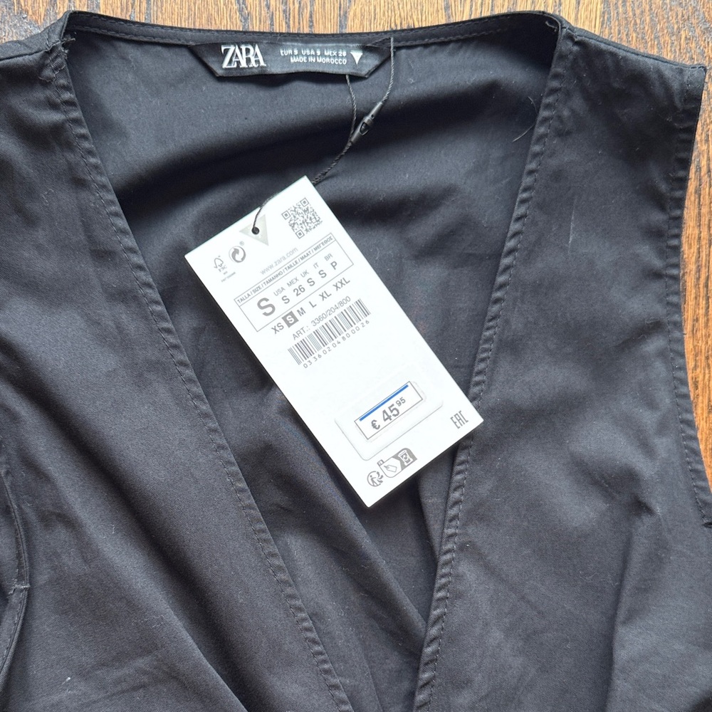 ZARA Black V-Neck Sleeveless Shell